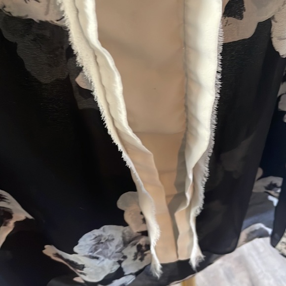 Ellen Tracy sheer floral top size small - Picture 6 of 9